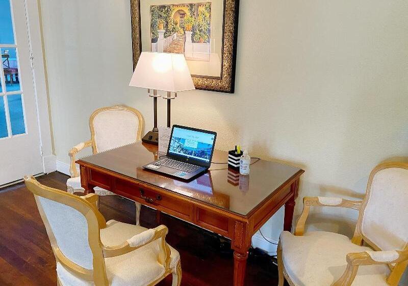 호텔 Crystal Bay Historic