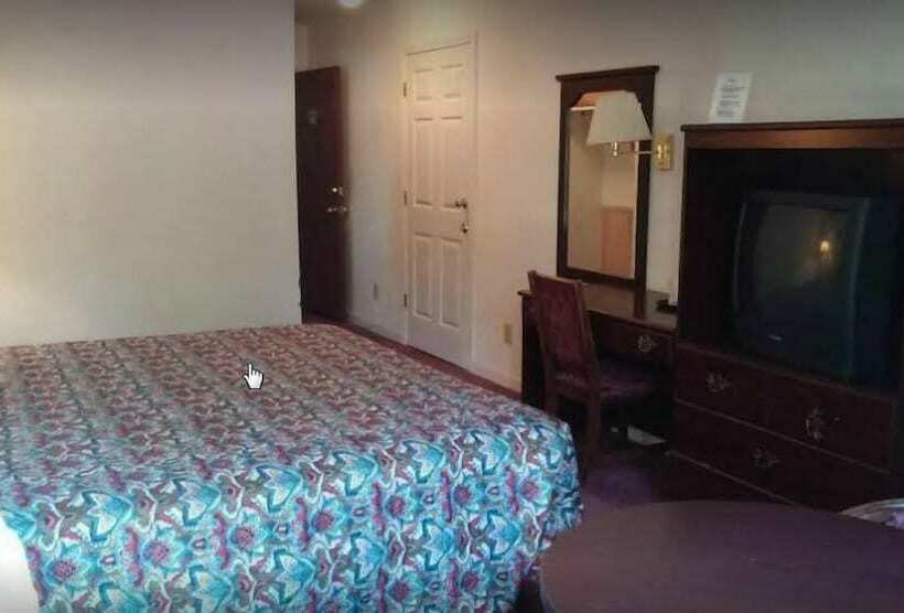 Отель Hofbrau Riverfront