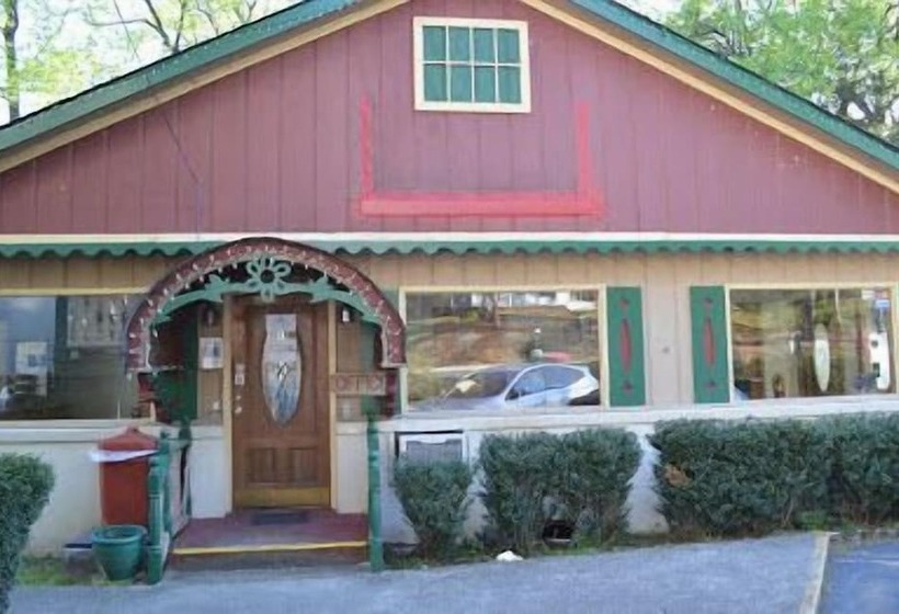 Отель Hofbrau Riverfront