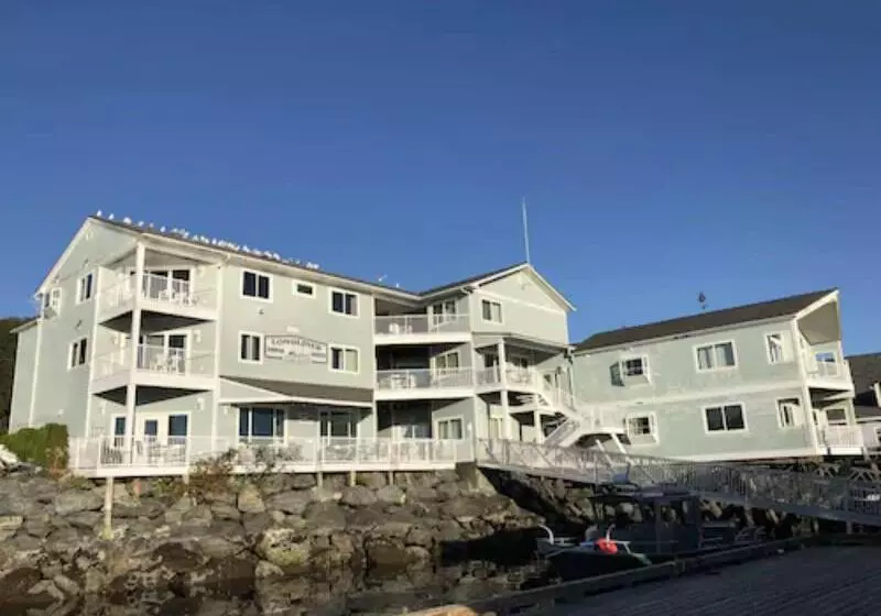 Hotelli Longliner Lodge And Suites
