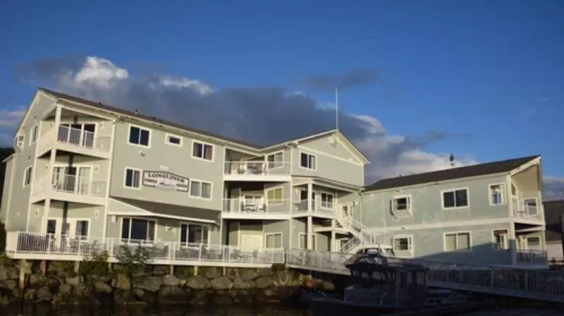 Hotelli Longliner Lodge And Suites