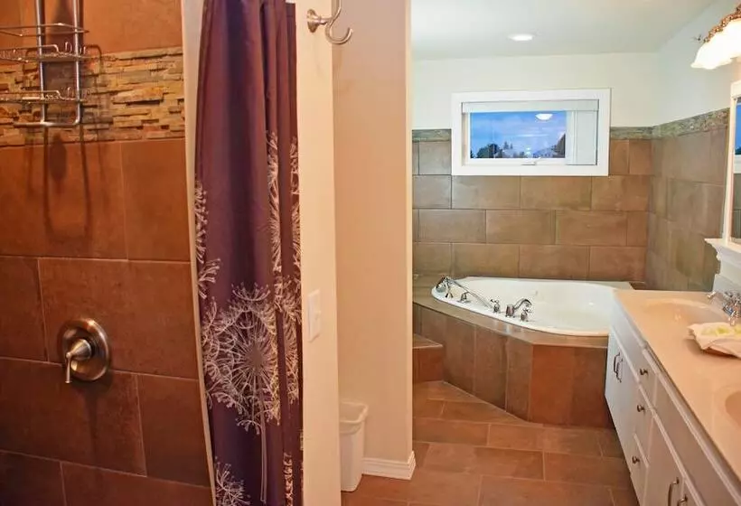 Hotelli Longliner Lodge And Suites