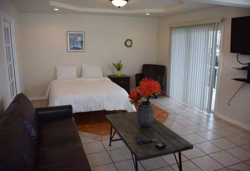 Hotelli Longliner Lodge And Suites