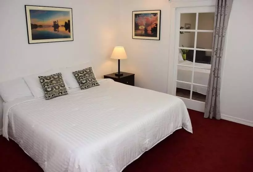 Hotelli Longliner Lodge And Suites