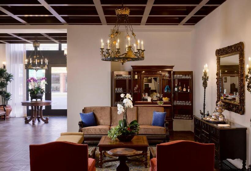 호텔 Plaza La Reina