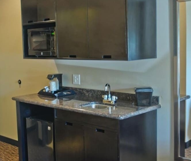 בית מלון כפרי Van Hook Territorial Inn