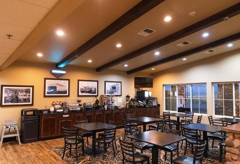 בית מלון כפרי Van Hook Territorial Inn