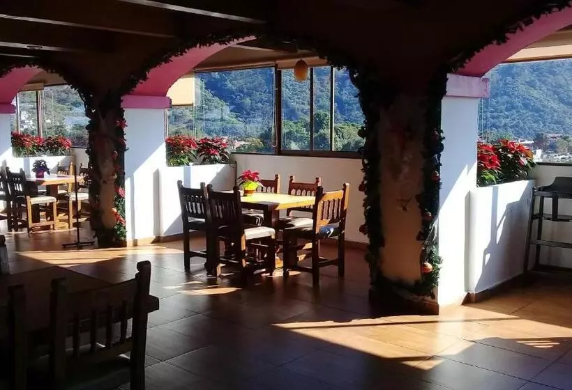 Hotelli Villa De Cortez
