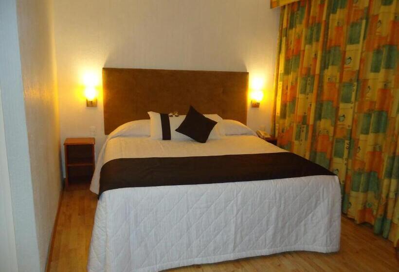 בית מלון כפרי Villa De Cortez