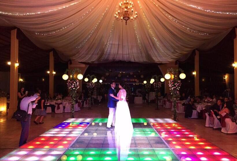 בית מלון כפרי Villa De Cortez