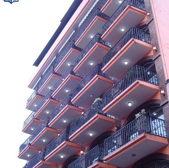 בית מלון כפרי Villa De Cortez