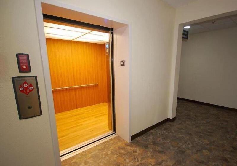 فندق White House Suites