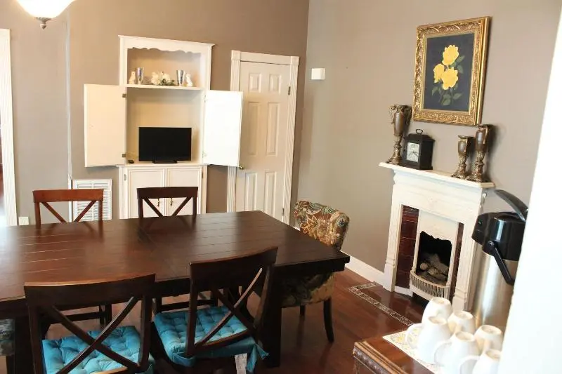 Huffman House Bed & Breakfast