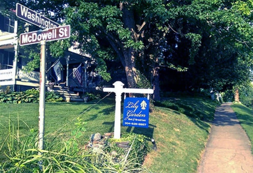 Lily Garden Bed And Breakfast