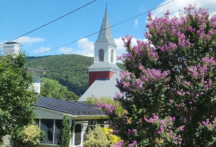Lily Garden Bed And Breakfast