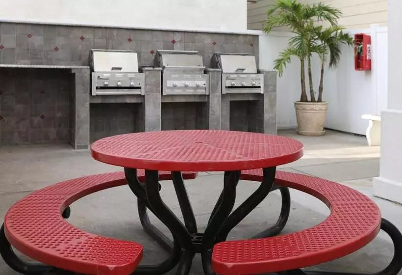 مُتل Matador Oceanfront Resort