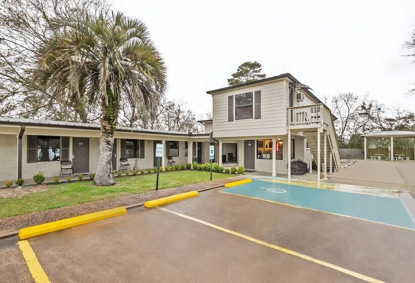 מוטל OYO Hotel Sulphur LA Hwy 90 West