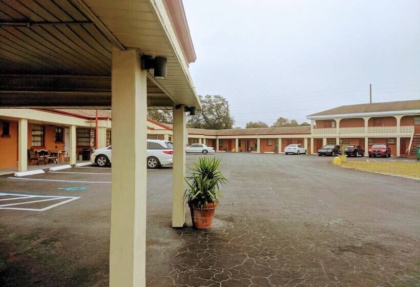 モーテル Travelers Inn Clearwater