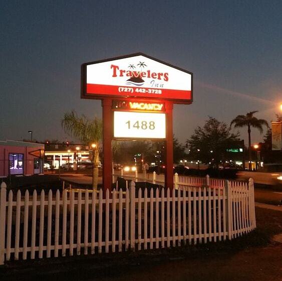 モーテル Travelers Inn Clearwater
