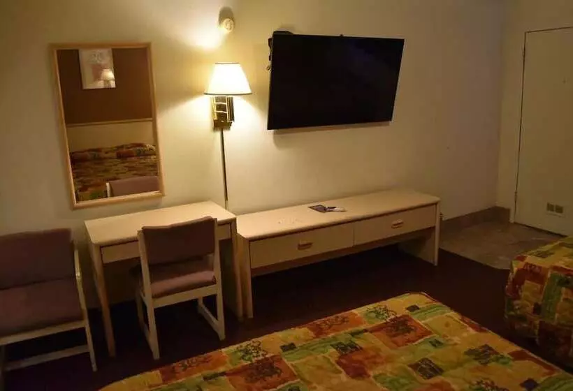 モーテル Travelodge By Wyndham Farmington