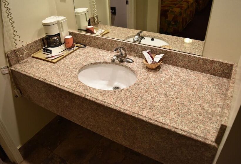 مُتل Travelodge By Wyndham Farmington