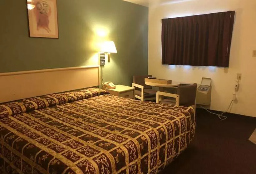 モーテル Travelodge By Wyndham Farmington