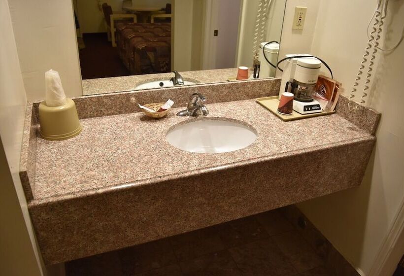 مُتل Travelodge By Wyndham Farmington