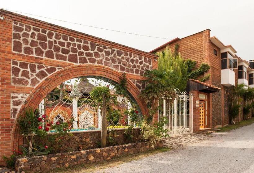 Paradise Hotel Boutique & Lounge