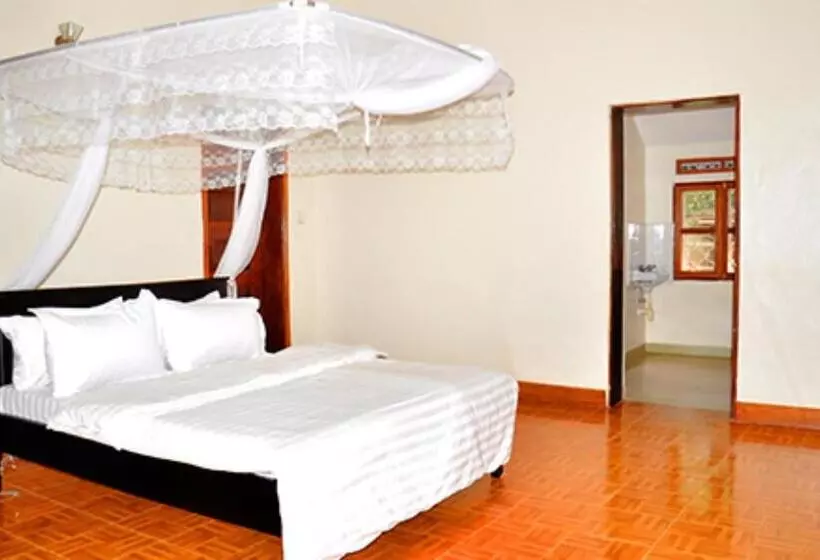 هاستل Albert Grand Palace   Masindi