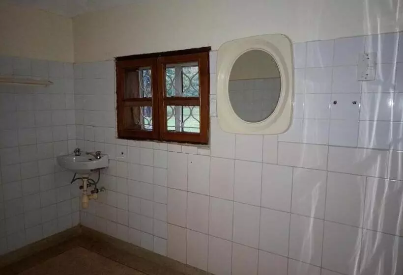 هاستل Albert Grand Palace   Masindi