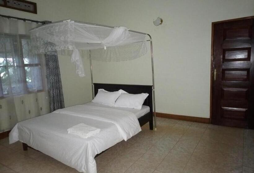 هاستل Albert Grand Palace   Masindi