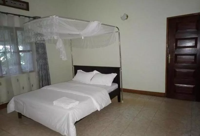 هاستل Albert Grand Palace   Masindi