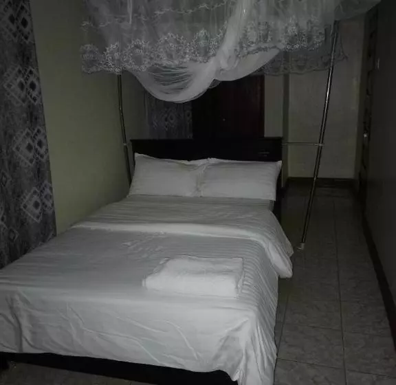 هاستل Albert Grand Palace   Masindi