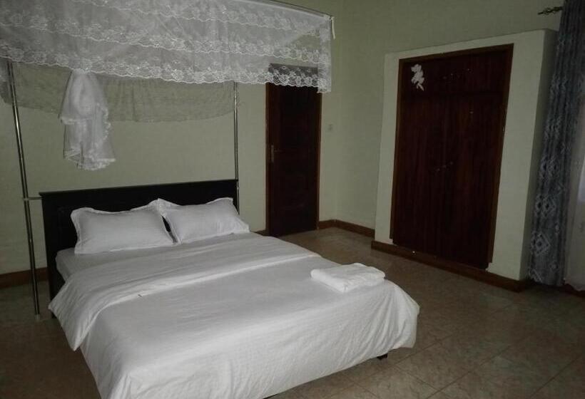 هاستل Albert Grand Palace   Masindi