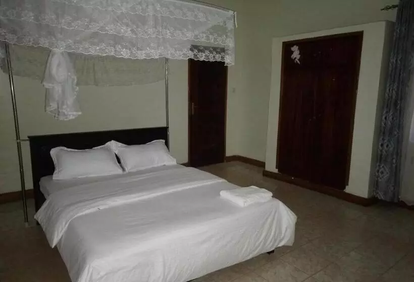 هاستل Albert Grand Palace   Masindi