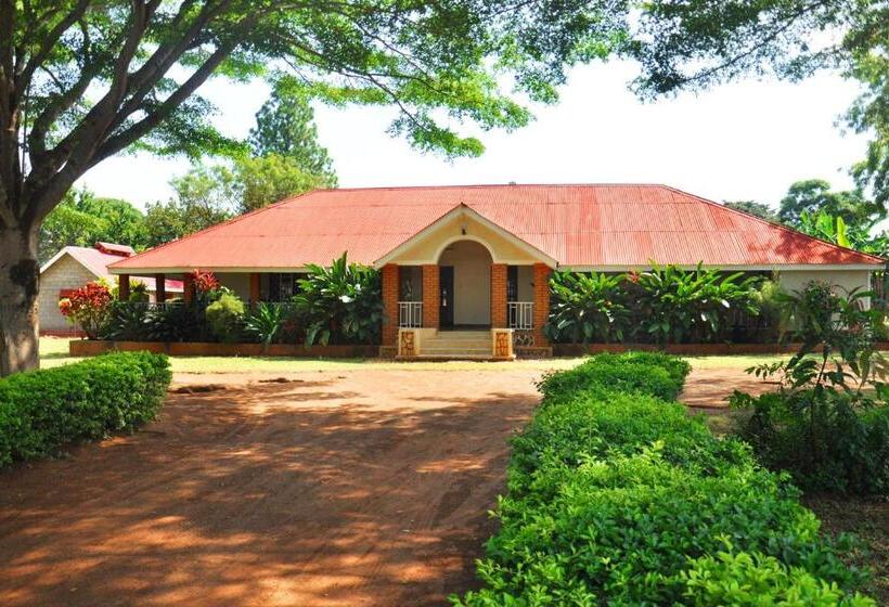 هاستل Albert Grand Palace   Masindi
