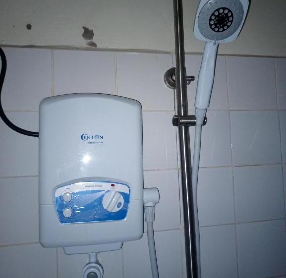 هاستل Albert Grand Palace   Masindi