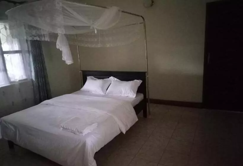 هاستل Albert Grand Palace   Masindi
