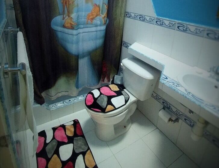 تختخواب و صبحانه Hostal Calle Real