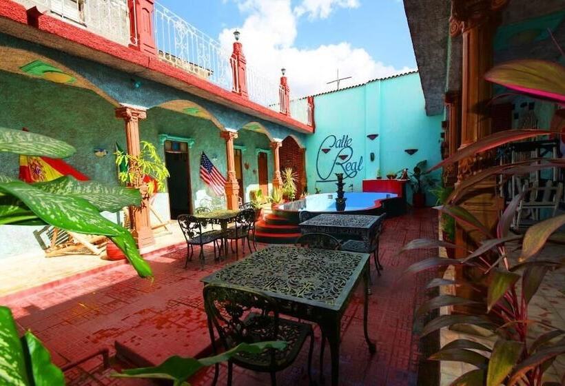 تختخواب و صبحانه Hostal Calle Real