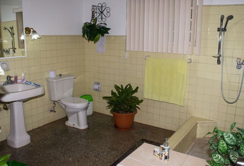 Bed and Breakfast Hostal Doña Amalia Cuba