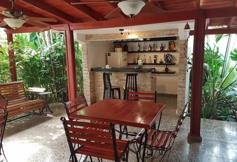ベッドアンドブレックファースト Hostal Doña Amalia Cuba