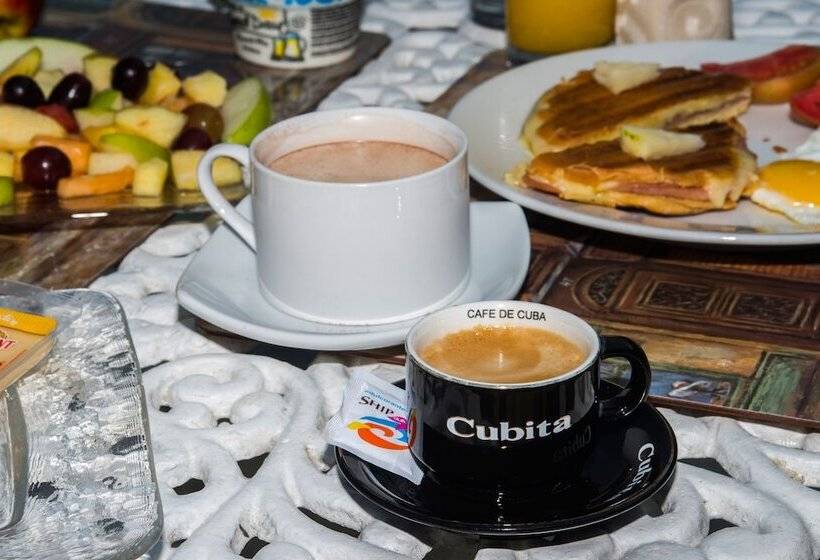 Bed and Breakfast Hostal Doña Amalia Cuba