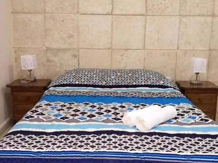 Hostal V&b