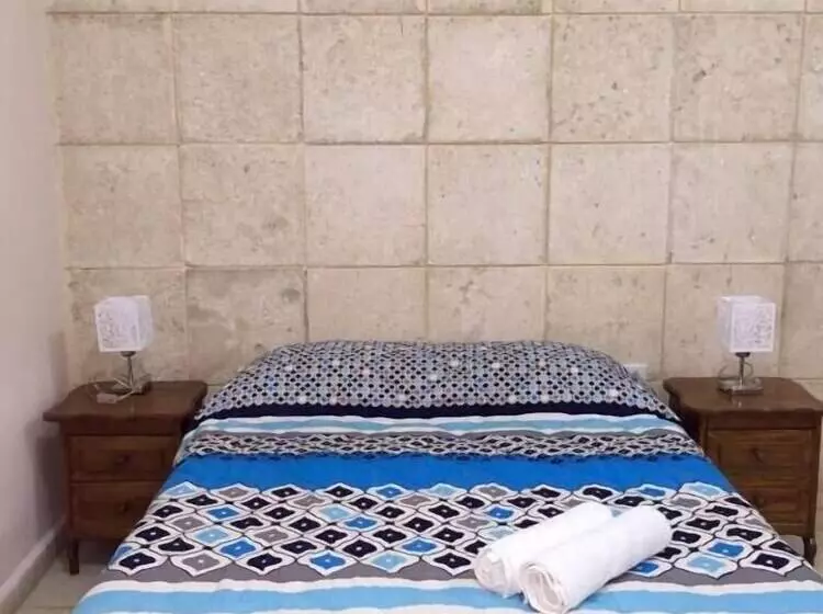 Hostal V&b