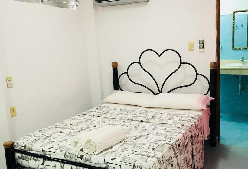 بنسيون Hostal De Arnulfo Y Pucha