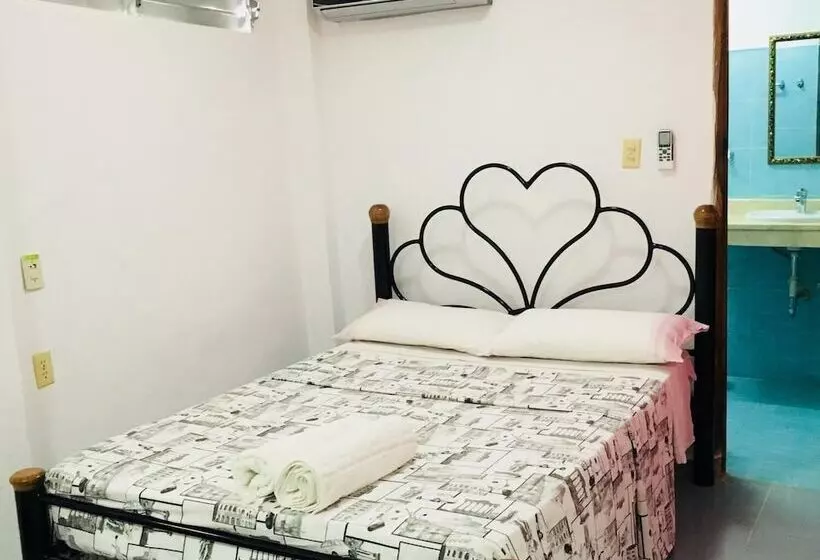 ペンション Hostal De Arnulfo Y Pucha