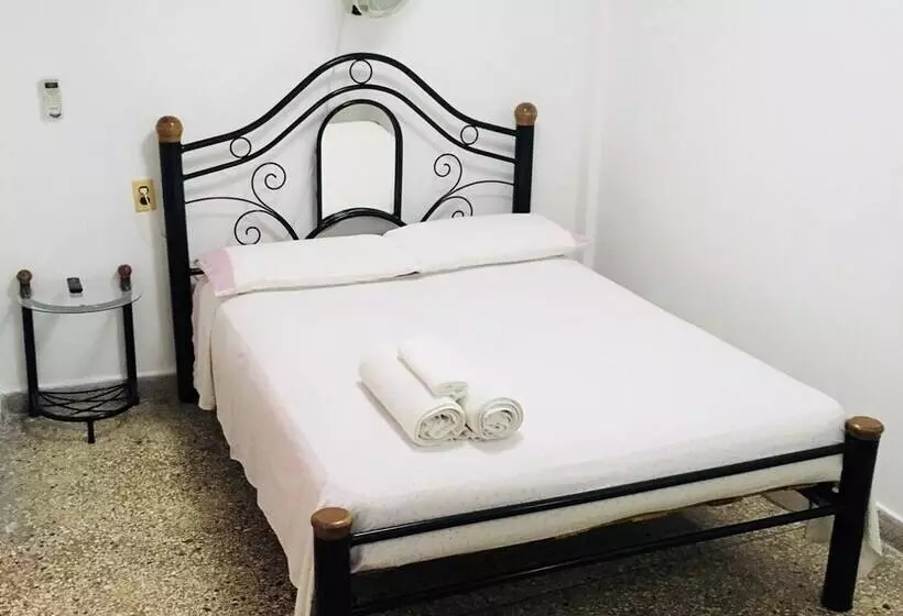 ペンション Hostal De Arnulfo Y Pucha