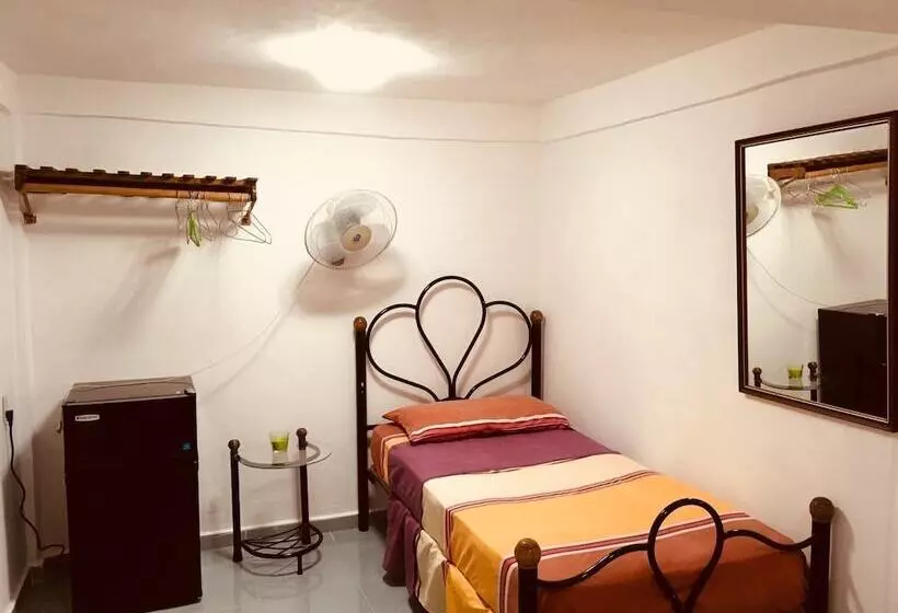 ペンション Hostal De Arnulfo Y Pucha