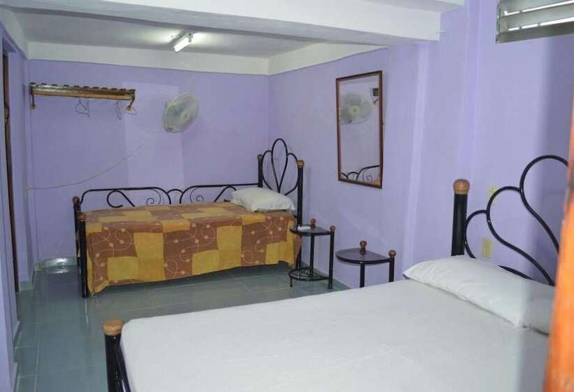 بنسيون Hostal De Arnulfo Y Pucha